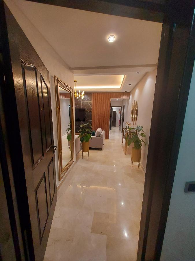 Modern Apartment Opposite The Hassan2 Mosque, Very Well Equipped And Stylish, 85 M2 With Gym And Direct Sea View With Underground Garage , Prohibits Unmarried Couples Of Arab Origin คาซาบลังกา ภายนอก รูปภาพ