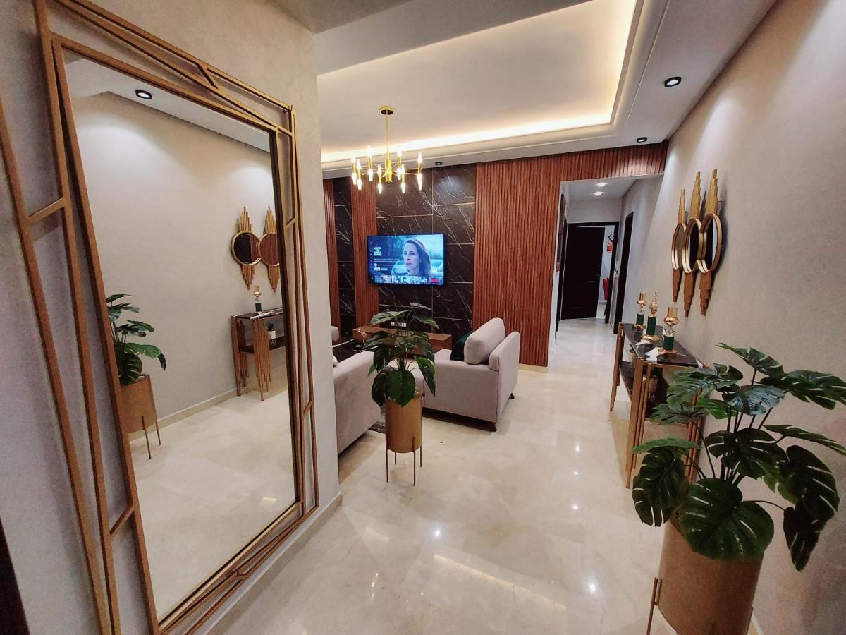 Modern Apartment Opposite The Hassan2 Mosque, Very Well Equipped And Stylish, 85 M2 With Gym And Direct Sea View With Underground Garage , Prohibits Unmarried Couples Of Arab Origin คาซาบลังกา ภายนอก รูปภาพ
